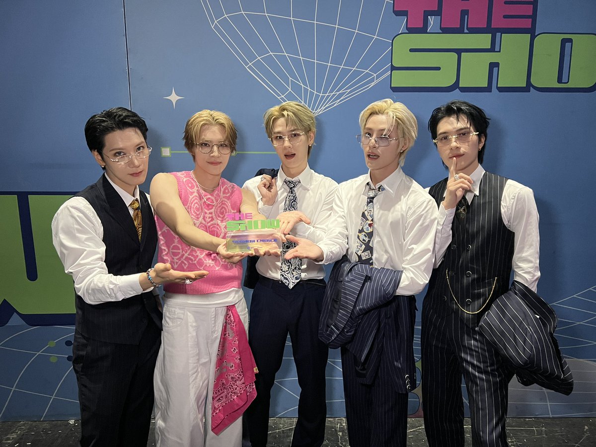 theshow_offcl's tweet image. 7월 29일 더쇼초이스 주인공은? #WayV 의 #BIGBANDS 입니다! 더쇼초이스의 수상을 축하합니다! #더쇼 #THESHOW @WayV_official @NCTsmtown