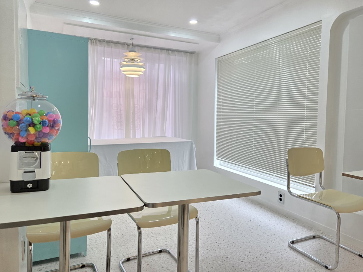 카페 소프트선데이/ 홍대 8번출구 생일카페 이벤트카페&파티룸 tweet media