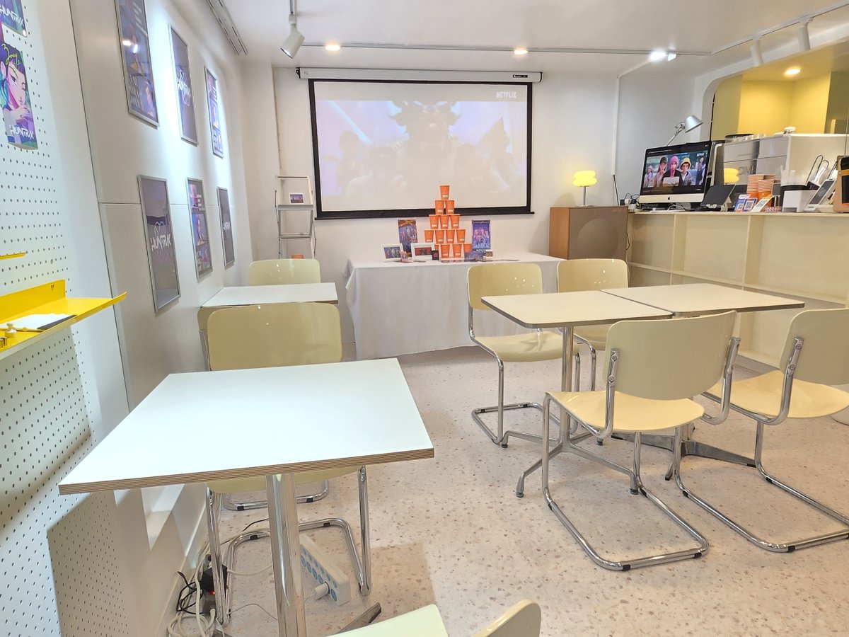 카페 소프트선데이/ 홍대 8번출구 생일카페 이벤트카페&파티룸 tweet media