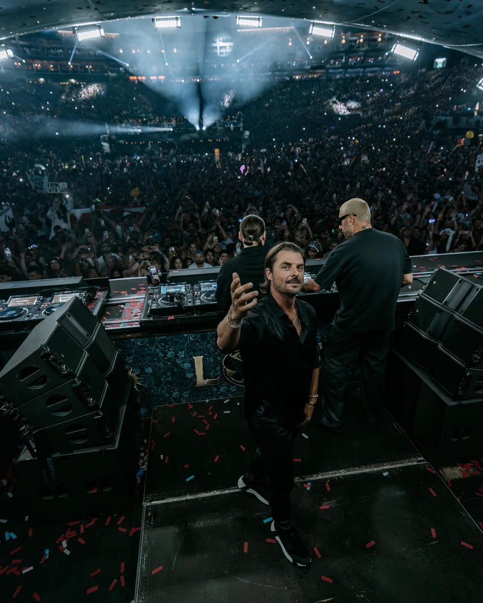 Brit House Mafia (@brithousemafia) on Twitter photo The <a href="/tomorrowland/">Tomorrowland</a> aftermovie will premiere today at 5pm CEST.
Here is the official tracklist 👇🏼
1.Martin Garrix, Matisse & Sadko – ID
2.Delerium – Silence (ft. Sarah McLachlan) (John Summit Remix) (released on Tomorrowland Music)
3.Kevin de Vries, SLVR, Stella von Lingen – The <a href="/tomorrowland/">Tomorrowland</a> aftermovie will premiere today at 5pm CEST.
Here is the official tracklist 👇🏼
1.Martin Garrix, Matisse & Sadko – ID
2.Delerium – Silence (ft. Sarah McLachlan) (John Summit Remix) (released on Tomorrowland Music)
3.Kevin de Vries, SLVR, Stella von Lingen –