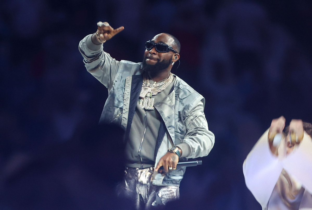 .@Davido’s 5ive on Apple Music NG 🇳🇬:
WithYou 13(+2
10kilo 63(+10
Funds 65(+14
Anything 77(+17
BTS 79(+18
HolyWater 86(+21
Awuke 87(+19
OffaMe 89(+21
Lately 90(+23
R&amp;B 92(+20
CFMF 94(+21
NuttinDey 97(+21
Titanium 99(+21
Don’tKnow 104(+17
Tek 107(+22
LoverBoy 108(+22
Five 111(+23