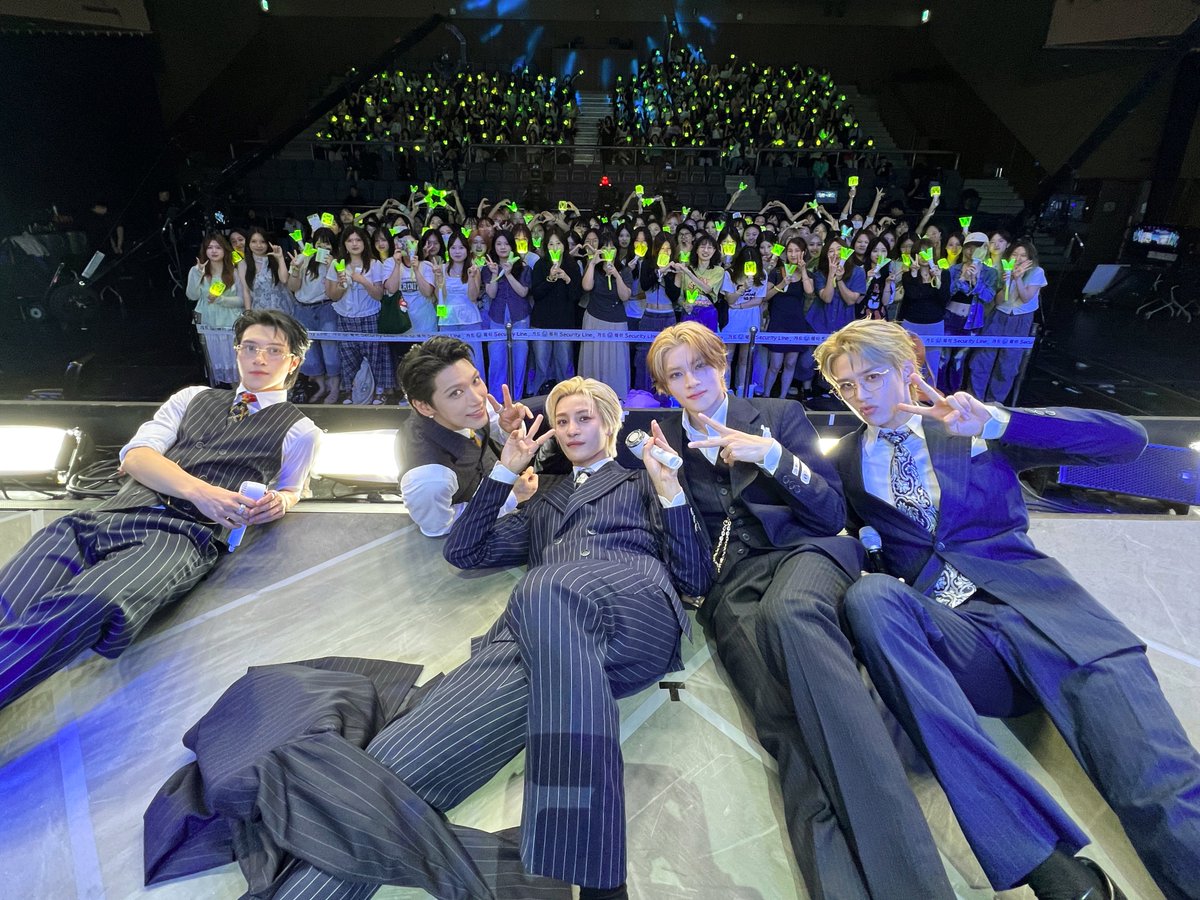 We got you 👔💚

#WayV #威神V #BIGBANDS
#WayV_BIGBANDS