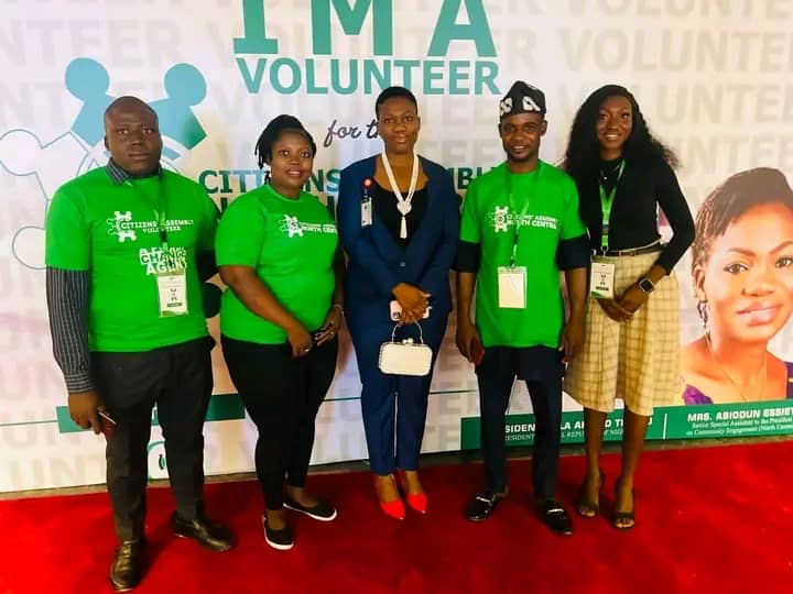 PrincessRuthy6's tweet photo. @AbiodunEssiet Yes ooo God bless you boss @AbiodunEssiet  Mr President PBAT saw a great vision to entrust this wonderful position to you,as a volunteer,I have learnt many things from you,but especially your prompt response actions when a report is been sent,and your courage I will forever love. https://t.co/Bj7PZpPEjs