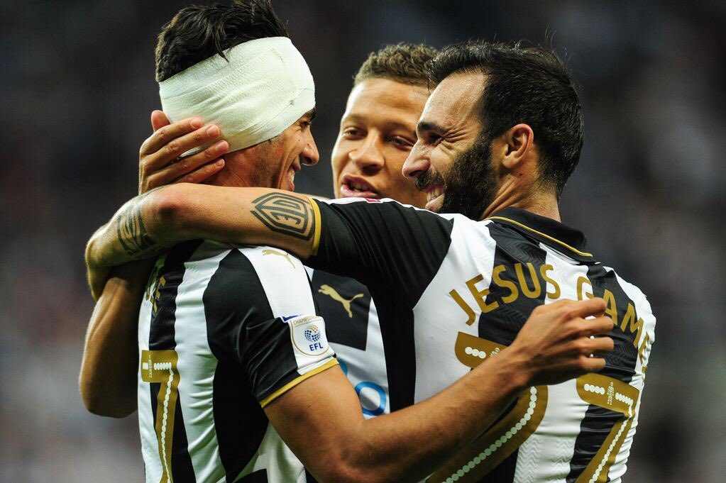 Jesús Gámez (@jesusgamez02) on Twitter photo Felicidades <a href="/AyozePG/">Ayoze Perez</a>!!!! 🥳🎂 Buenos recuerdos en el <a href="/NUFC/">Newcastle United</a>!!!! ⚫⚪ #Friends #Memories Felicidades <a href="/AyozePG/">Ayoze Perez</a>!!!! 🥳🎂 Buenos recuerdos en el <a href="/NUFC/">Newcastle United</a>!!!! ⚫⚪ #Friends #Memories