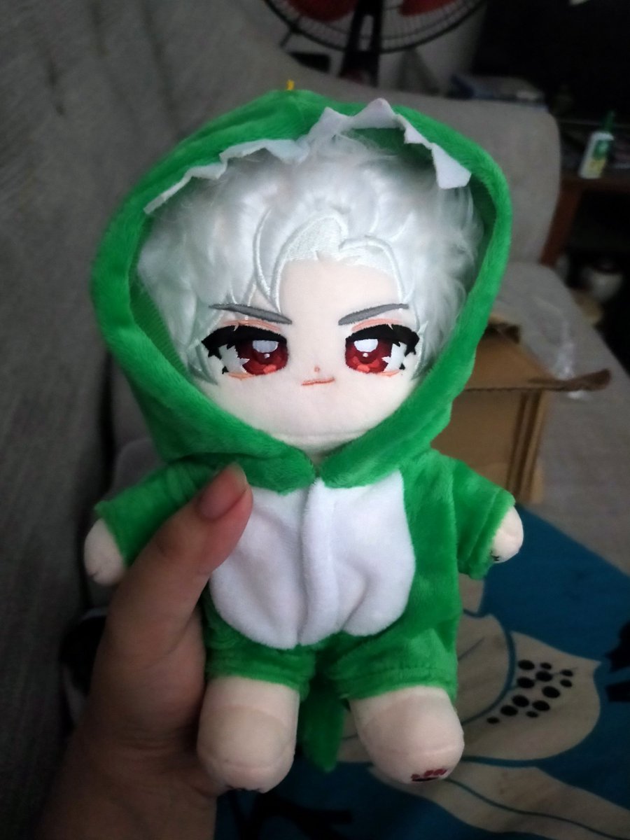 I fr will cope by making myself busy with merch and comms. I can't believe I lost 2 of my cats, my room got caught on fire and lost 3 of my favourite stray cats just this month oh my god

Sylus plushie for comfort (he was delivered while my room was on fire)