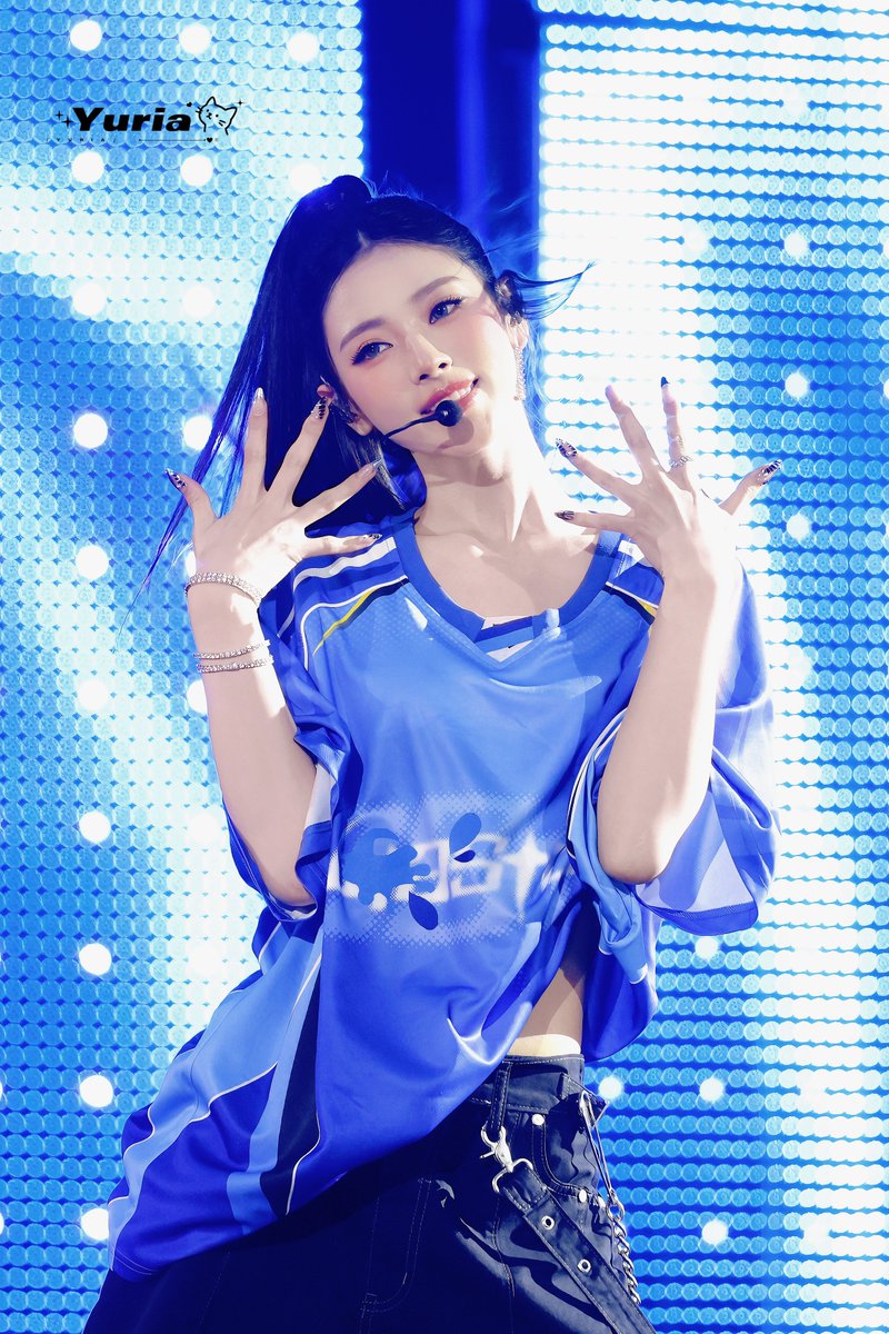 250726 SBS
💙🩵😽

#ANNA #안나 #미야오 #MEOVV