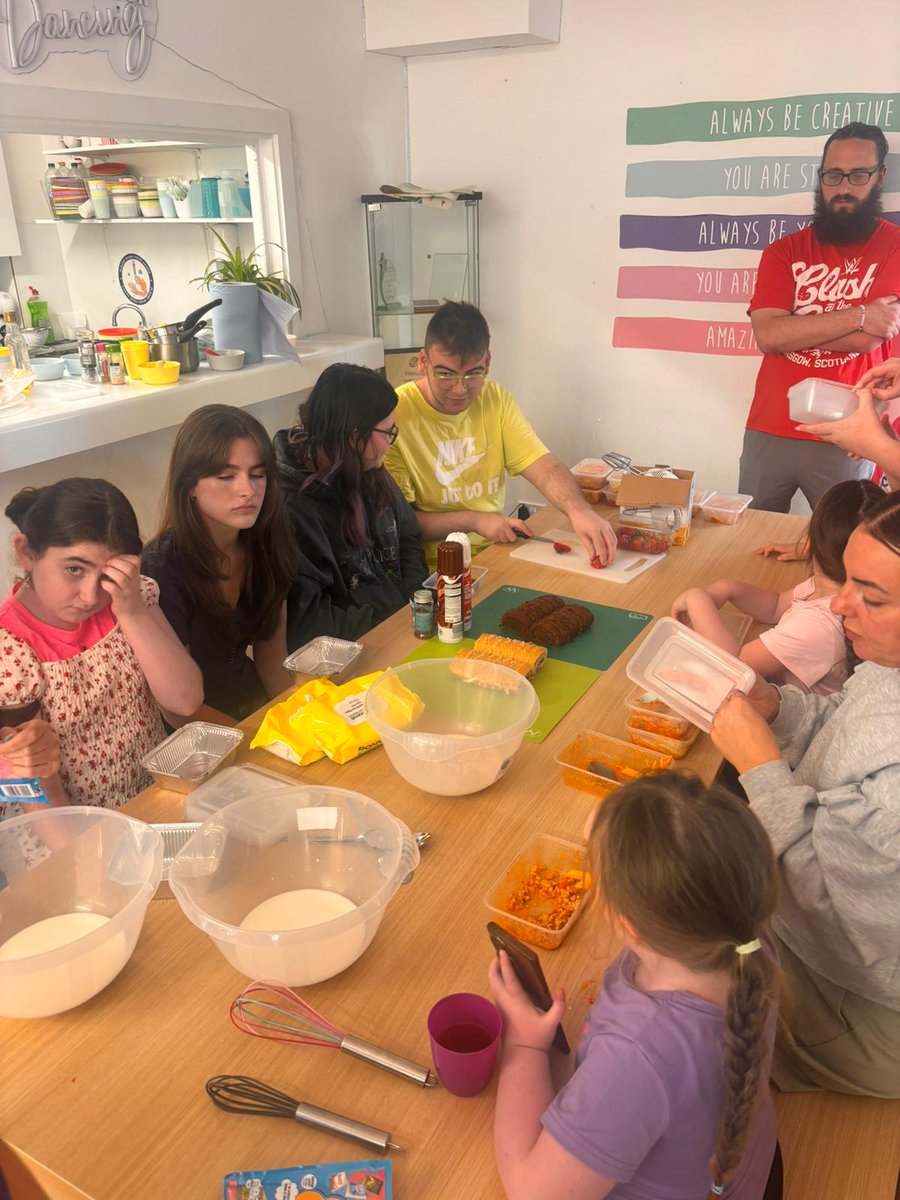 ysortit's tweet image. 🍝👨‍👩‍👧‍👦 Family Cook-Along Fun!
We had a blast watching 4 amazing families come together to cook up some delicious dishes — from hearty pasta and comforting soup to beautifully decorated desserts! 🍲🍰
So much laughter, teamwork, and tasty creativity in the kitchen. 🍽️❤️
#FamilyCook