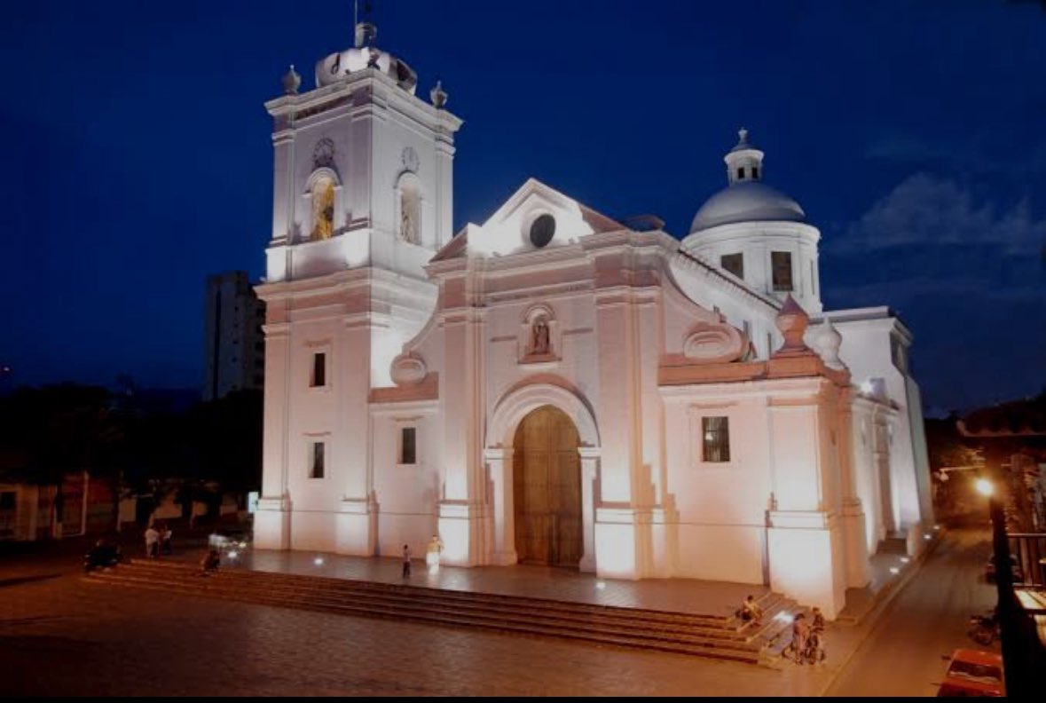 Felicitamos a la ciudad de Santa Marta en la conmemoración del 5️⃣0️⃣0️⃣ aniversario de su fundación por el sevillano Rodrigo de Bastidas.

Una ciudad que se proyecta al futuro poniendo en valor su diversidad, la pasión y trabajo de sus habitantes y un rico legado compartido.
🇨🇴🫱🏼‍🫲🏻🇪🇸