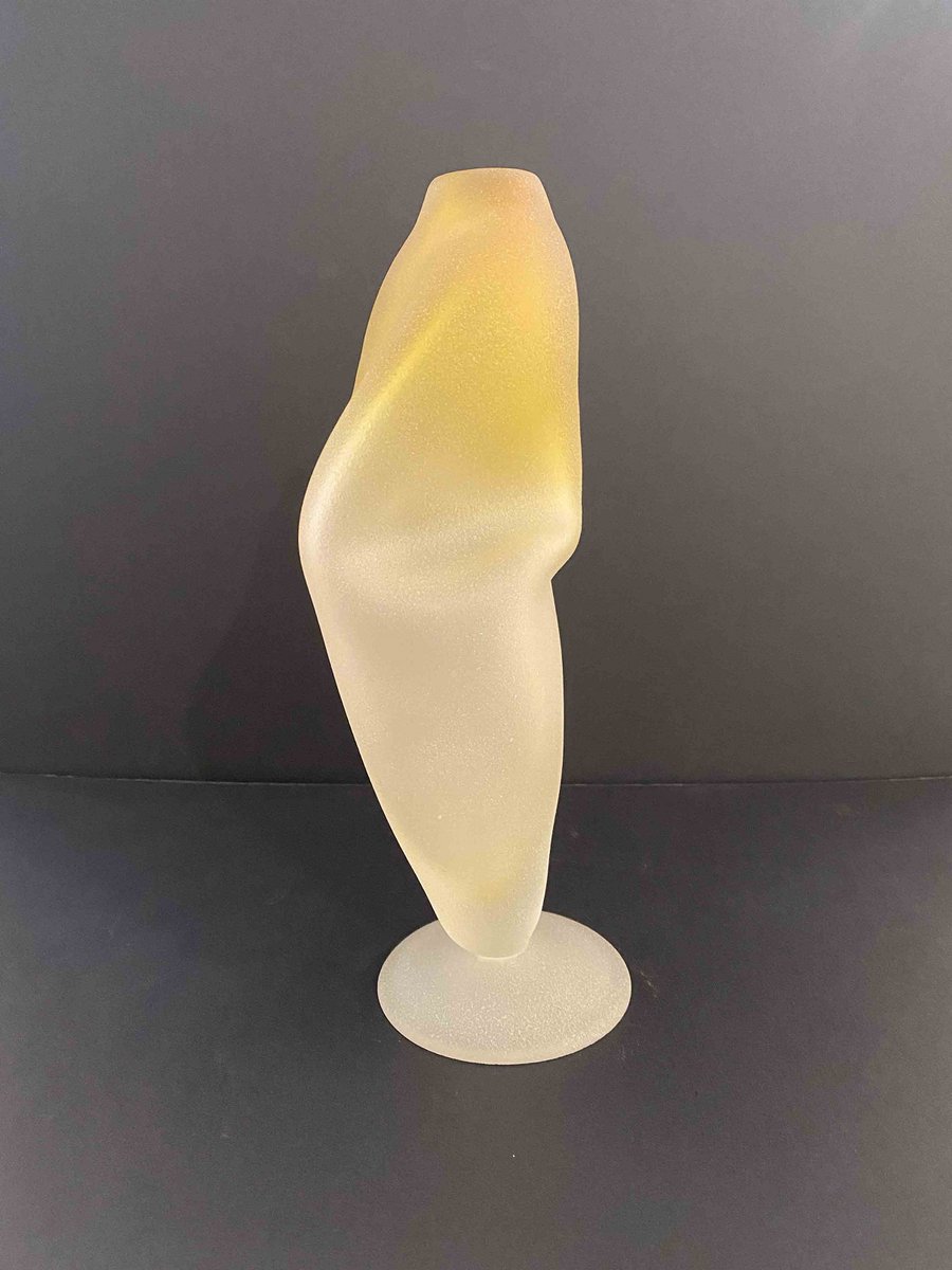 The art term FORM has two meanings: it can refer to the overall form taken by the work – its physical nature; or within a work of art it can refer to the element of shape among the various elements that make up a work. This vase is a wonderful example.
#didyouknow