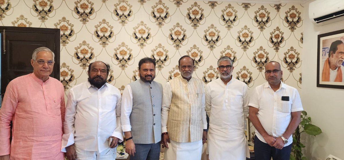 Neeraj Shekhar (@mpneerajshekhar) on Twitter photo आज दिल्ली में भाजपा ओबीसी मोर्चा के राष्ट्रीय अध्यक्ष माo सांसद श्री के. लक्ष्मण जी के आवास पर (NDA) सांसदो के साथ आयोजित बैठक में शामिल हुआ। आज दिल्ली में भाजपा ओबीसी मोर्चा के राष्ट्रीय अध्यक्ष माo सांसद श्री के. लक्ष्मण जी के आवास पर (NDA) सांसदो के साथ आयोजित बैठक में शामिल हुआ।