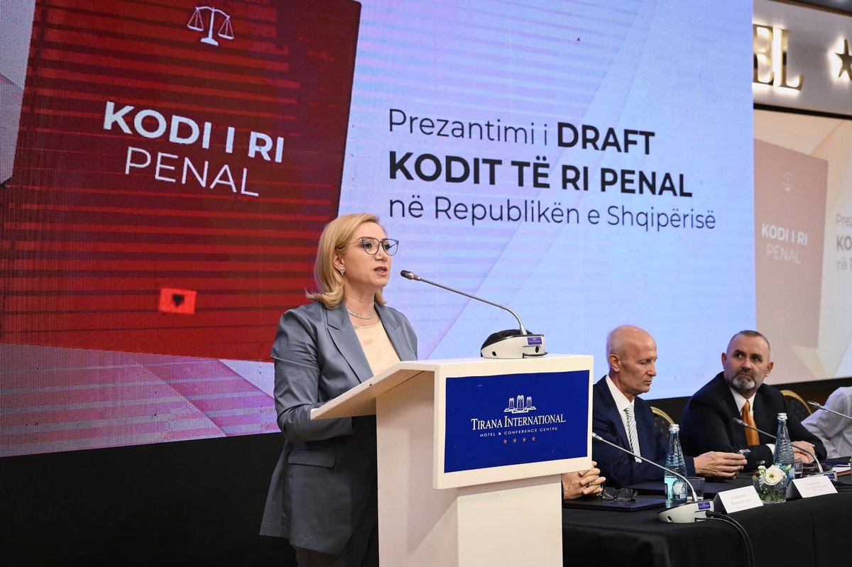 manja_ulsi's tweet photo. Ky draft, që sot hyn në fazën e konsultimit publik, është një dokument themelor për mbrojtjen e të drejtave dhe lirive të çdo qytetari.

Kodi i Ri Penal është produkt i një procesi gjithëpërfshirës dhe profesional, ku janë angazhuar ekspertët më të mirë të së drejtës penale. https://t.co/0XVVzKLttT