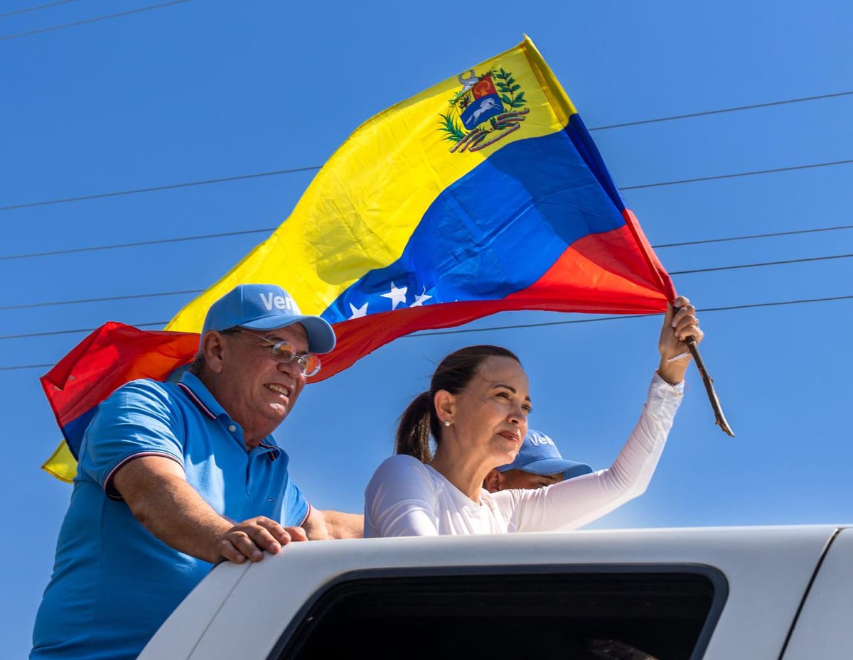 omargonzalez6's tweet photo. ¡Un torrente de esperanza recorre Venezuela!  Más de 10 mil líderes de @VenteVenezuela
, guiados por la valentía de @MariaCorinaYA
, se unieron en un clamor por la libertad.  "No nos doblegarán, estamos listos para cambiar el país", dice Omar González. ¡Hasta el final, va a pasar!  #VzlaLibre