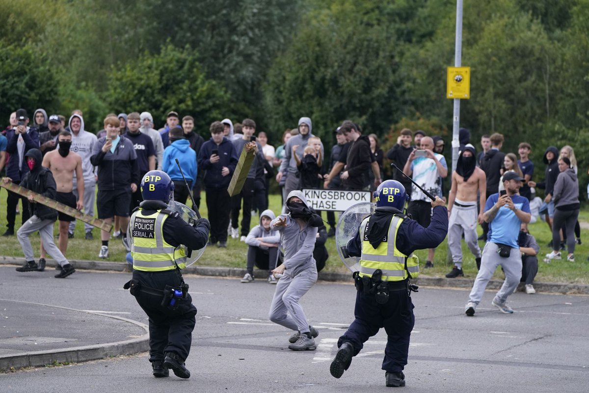 Well, well, well.
41% of those arrested during the Farage riots had been previously reported to the police for domestic abuse.
This must be protecting our women and children.
<a href="/Nigel_Farage/">Nigel Farage MP</a> <a href="/reformparty_uk/">Reform UK</a>