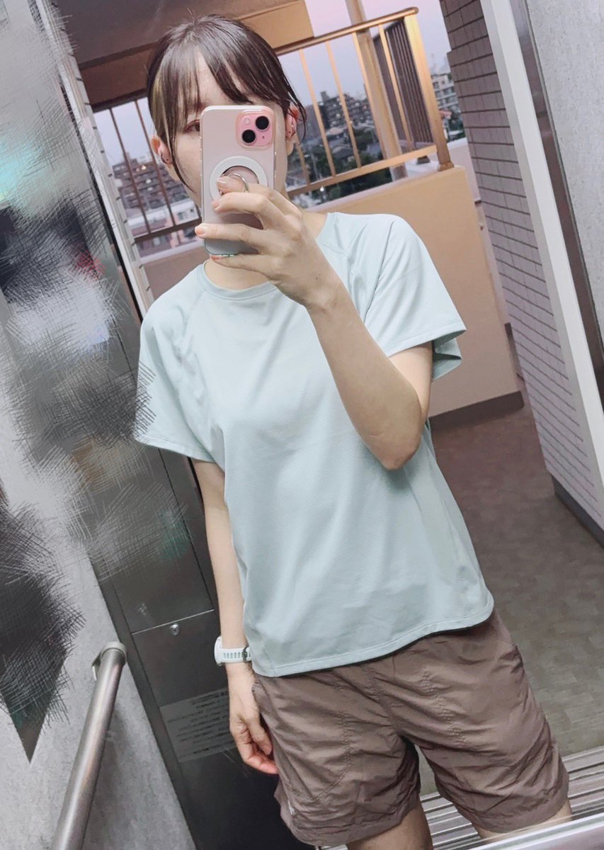 夜ラン6km🌙
確認したら2週間ぶり👟

旅行疲れと夏バテで走る気がずっと起きませんでしたが、今日は自然と走りたくなりました〜良かった🏃‍♀️

8月に行きたい⛰️があるので
最低限スタミナつけておきたい！

GUで買ったスポーツウェア
カラー🩵も好きだし普通に着心地も良い感じ✨