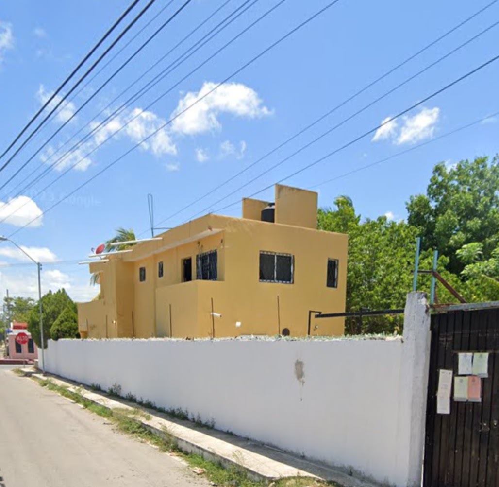Periódico el Universal Politica (@eluniversalp) on Twitter photo 🚨Vecinos de la Colonia San Pedro Uxmal en el Norte de Merida reportan fuerte actividad delictiva en predio de la calle 21 por 38 A , se escucha detonaciones y hay un intenso tráfico de drogas. <a href="/fgeyucatan/">FGE Yucatán</a> <a href="/FGRMexico/">FGR México</a> <a href="/GN_MEXICO_/">Guardia Nacional</a> <a href="/SEMAR_mx/">SEMAR México</a> <a href="/sspyuc/">SSP Yucatán</a> <a href="/huachodiazmena/">Joaquín Díaz Mena</a> 🚨Vecinos de la Colonia San Pedro Uxmal en el Norte de Merida reportan fuerte actividad delictiva en predio de la calle 21 por 38 A , se escucha detonaciones y hay un intenso tráfico de drogas. <a href="/fgeyucatan/">FGE Yucatán</a> <a href="/FGRMexico/">FGR México</a> <a href="/GN_MEXICO_/">Guardia Nacional</a> <a href="/SEMAR_mx/">SEMAR México</a> <a href="/sspyuc/">SSP Yucatán</a> <a href="/huachodiazmena/">Joaquín Díaz Mena</a>