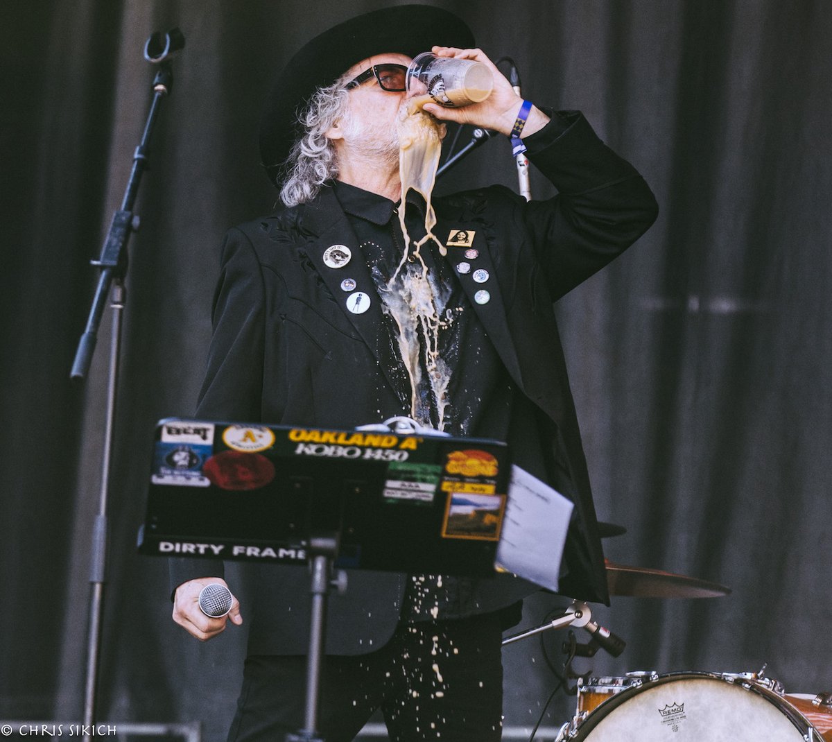 MAGNETMagazine's tweet photo. Happy birthday #ScottMcCaughey (#Minus5, @BaseballProject, #YoungFreshFellows, @remhq, @FriendsFilthy, @TheNoOnes1). Tonight weโre buying you a drink, bub. Photo for MAGNET by #ChrisSikich (@countfeed). Watch our #MAGNETtelevision episode with Scott: https://t.co/vbl4sGlZ6W https://t.co/YajE2X3j1s