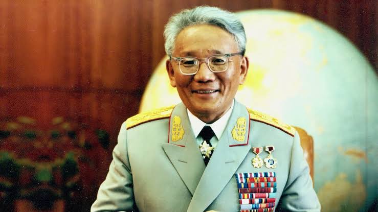 1958 онд Гадаад явдлын яамны сайд С.Аварзэд “СССР-т монголын 2442 хавтгай дөрвөлжин км газар нутгаа өгөхгүй” хэмээн бүтэн таван сарын сарын турш Молотовтой халз үзэлцэж Цэдэнбал Аварзэдийг “Прокурорт өгч түүнийг яаралтай шийтгэж арга хэмжээ ав” гэж үүрэг өгч байжээ.