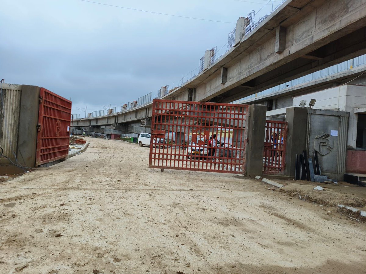 IndexBihar's tweet image. Patna Metro update 🚇
Escalator installation underway at Bhoothnath Metro Station!
Other pictures are of the depot.