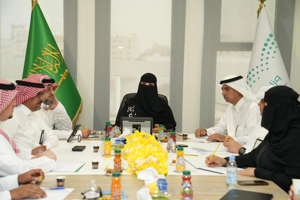 اجتماع |
عقدت اللجنة التنفيذية اليوم اجتماعها الخامس لعام 1447هـ برئاسة مدير عام #تعليم_جدة، استعرضت خلاله مؤشرات الاستعداد لانطلاقة العام الدراسي القادم، وبلاغات نظام الدعم الموحد والخطة التشغيلية للمباني التعليمية الجديدة، إلى جانب مستجدات وصول المقررات الدراسية والنقل المدرسي.