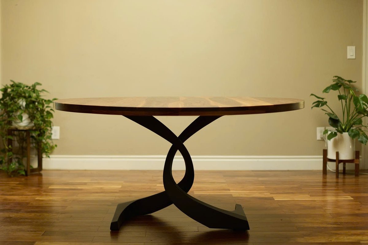 Flowyline_'s tweet image. A sculptural twist on Mid-Century Modern.
Upgrade your space with the elegant curves of the Mamba table base by Flowyline Design.

📸Neon Howe

#FlowylineDesign #Woodwork #FurnitureDesign #CustomFurniture #Mamba #TableBases