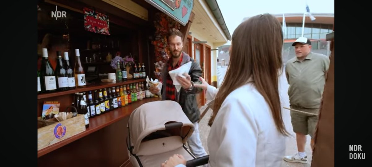 simonstny tweet media