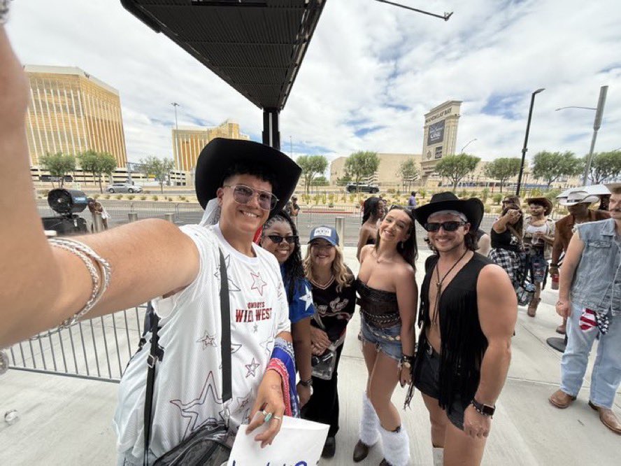 Finally met these divas!!! 🥹🥹