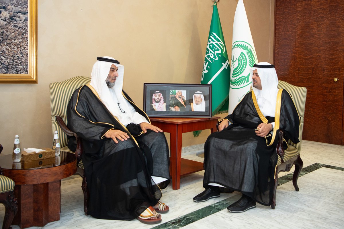 نائب أمير منطقة مكة الأمير
#سعود_بن_مشعل_بن_عبدالعزيز
يستقبل المدير العام للتعليم بالمنطقة عبدالله الغنام
..اطّلع سموّه على مؤشرات أداء الإدارة والجهود المبذولة للارتقاء بجودة العملية التعليمية وتحسين نواتج التعلّم، كما استمع لإيجاز عن استعدادات الإدارة للعام الدراسي الجديد