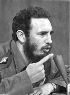 #FidelPorSiempre. "Nuestro pueblo es el responsable de nuestro país; y nuestro Partido es el responsable de su política, de su línea, de su defensa. Nuestro Partido sabe que no puede cometer errores que lo debiliten ideológicamente". #LaLuchaNoHaCesado