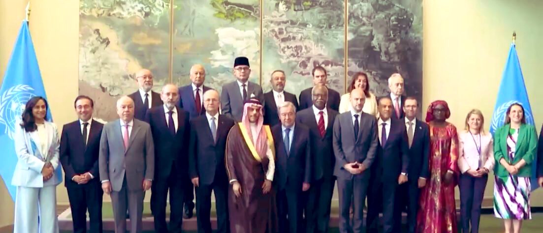 ijubran's tweet image. الأفعال هي الوحيدة التي تبدل الأحوال، وأما الكلام فهو حيلة العاجز.
هناك من يعمل في صمت ويحدث التغيير الحقيقي وهناك من يكتفي بالكلام، ولوك الشعارات، من خلف الشاشات!.
منذ نشأتها، والمملكة تحدث الفرق، وتسعى بكل مصداقية، ونُبل من أجل مصلحة الجميع، بعيدًا عن الشعارات، والاستعراضات.