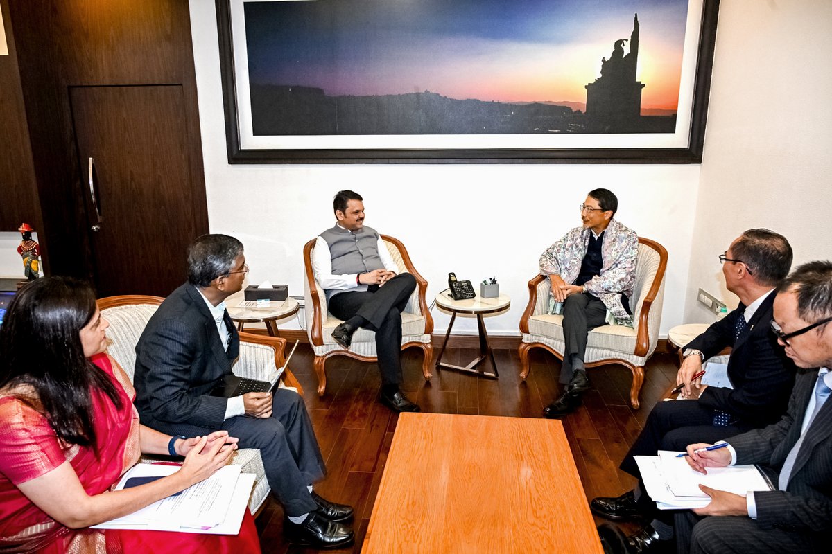 Delighted to welcome and interact with Mr. Ono Keiichi San, the Ambassador of Japan to India, at my official residence in Mumbai this morning. 

We had a productive discussion on enhancing cooperation between Maharashtra &amp; Japan,  across various sectors including mega