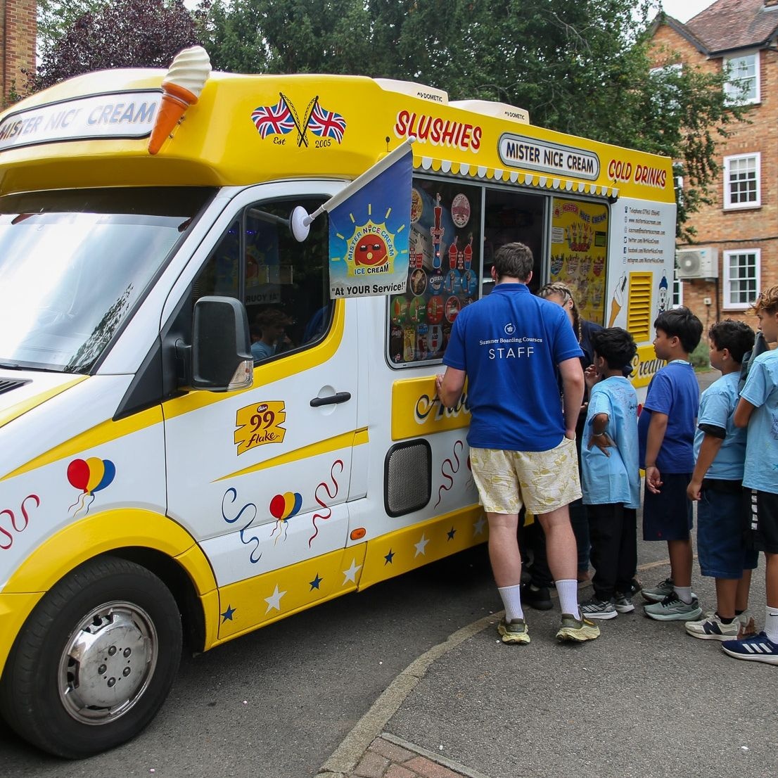 What an amazing group of students! 

Camp Dragon rounded off their stay in style. Cooling off with a visit from the ice cream van, followed by a leaver disco!

Thank you so much to all of our lovely students who made these last two weeks so special ❤