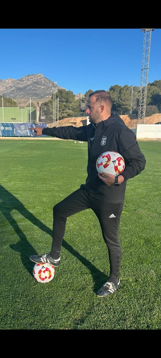 Josemi (@josemijose6) on Twitter photo #INFO 📰 La SALIDA de ENTRENADORES que dejan huellas... Se notan con el tiempo.
<a href="/PascuDomingoCli/">Pascu Domingo</a> hizo un magnífico TRABAJO en la dirección de la #UDAlzira
#JuvenilDH 🇪🇦 y en el #RayoVallecano
Club actual, objetivo (ASCENSO)
#LigaNacional ⚽ #Juvenil
<a href="/cfnucia/">CF La Nucía</a>
Suerte! #INFO 📰 La SALIDA de ENTRENADORES que dejan huellas... Se notan con el tiempo.
<a href="/PascuDomingoCli/">Pascu Domingo</a> hizo un magnífico TRABAJO en la dirección de la #UDAlzira
#JuvenilDH 🇪🇦 y en el #RayoVallecano
Club actual, objetivo (ASCENSO)
#LigaNacional ⚽ #Juvenil
<a href="/cfnucia/">CF La Nucía</a>
Suerte!