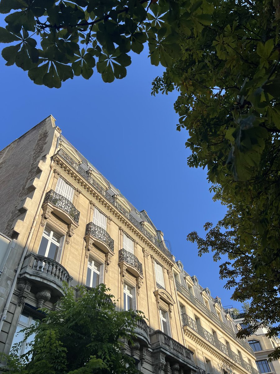Av1Ax's tweet photo. Paris, France 🫶🏼✨🪄 https://t.co/hSrfVdt96Y