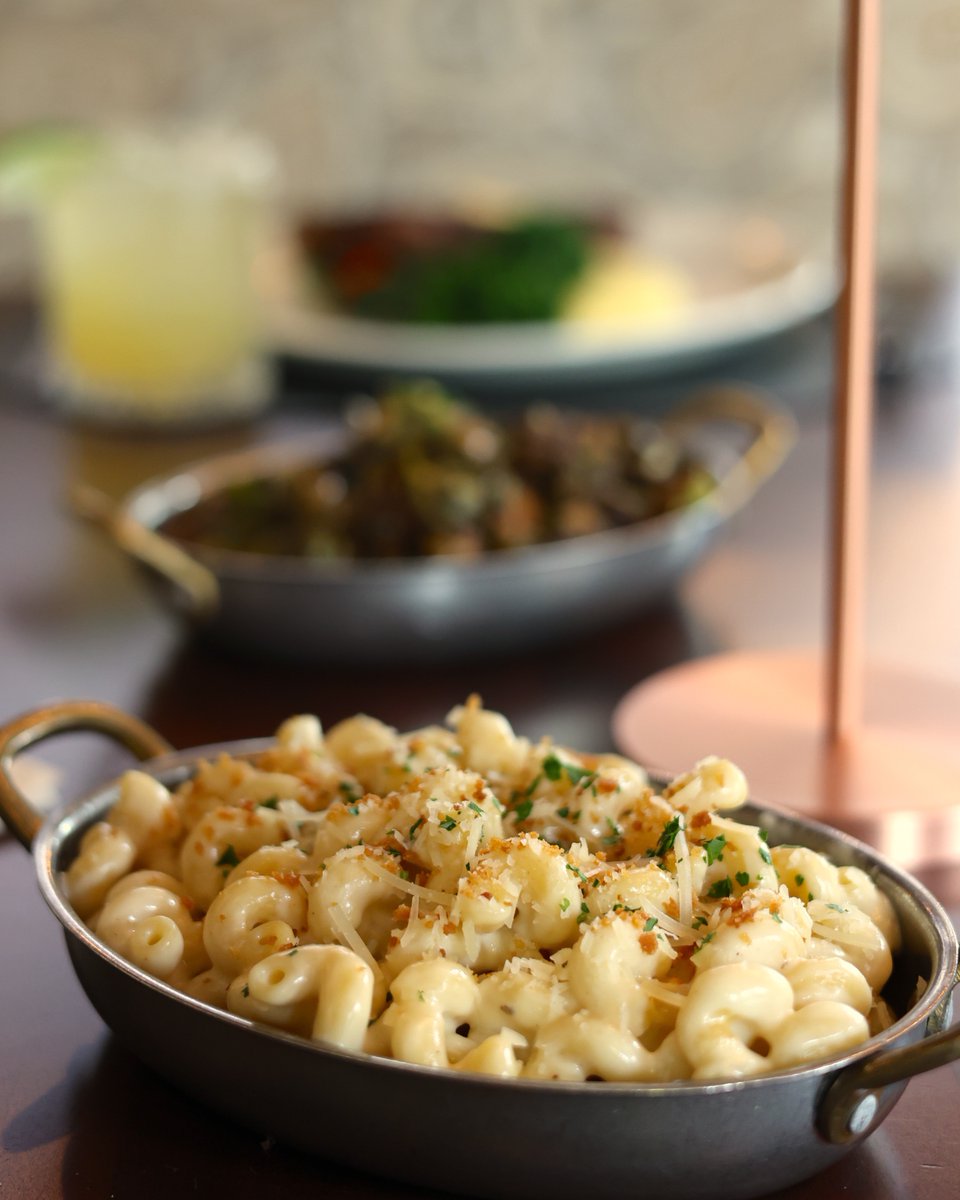 Brighten your day with our rich, creamy Truffled Mac &amp; Cheese!🧀