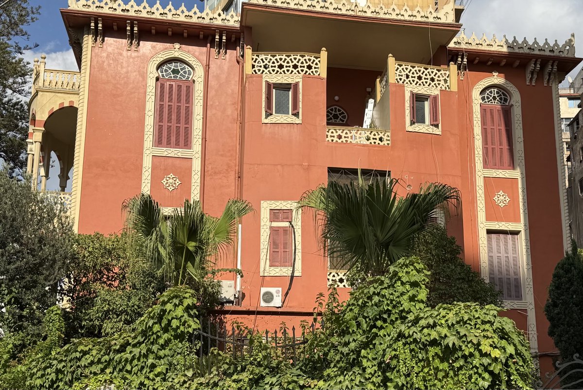 جمال العمارات التراثية القديمة من راس بيروت 🇱🇧❤️
#تصويري