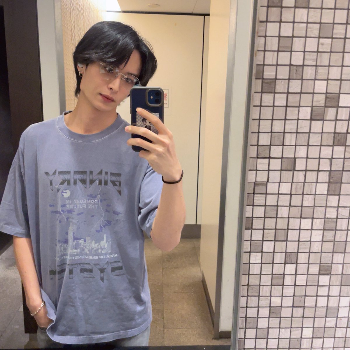 fg_kei's tweet photo. 金髪vs青髪vs黒髪
優勝は？ https://t.co/Q2kOtBMIdi