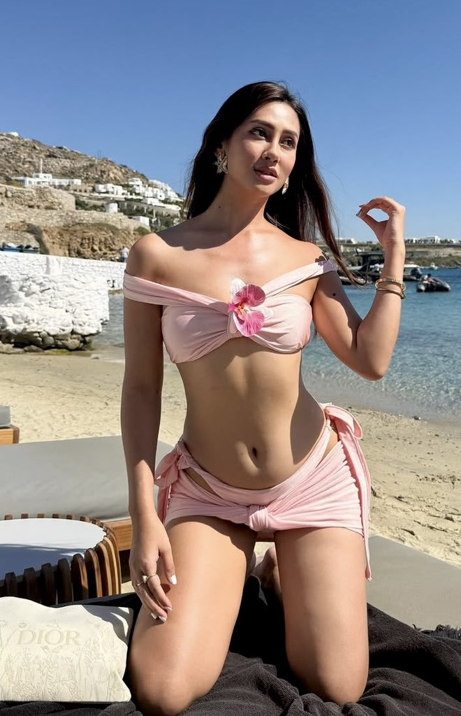 GxBbf0IWoAA5kp4?format=jpg&name=medium