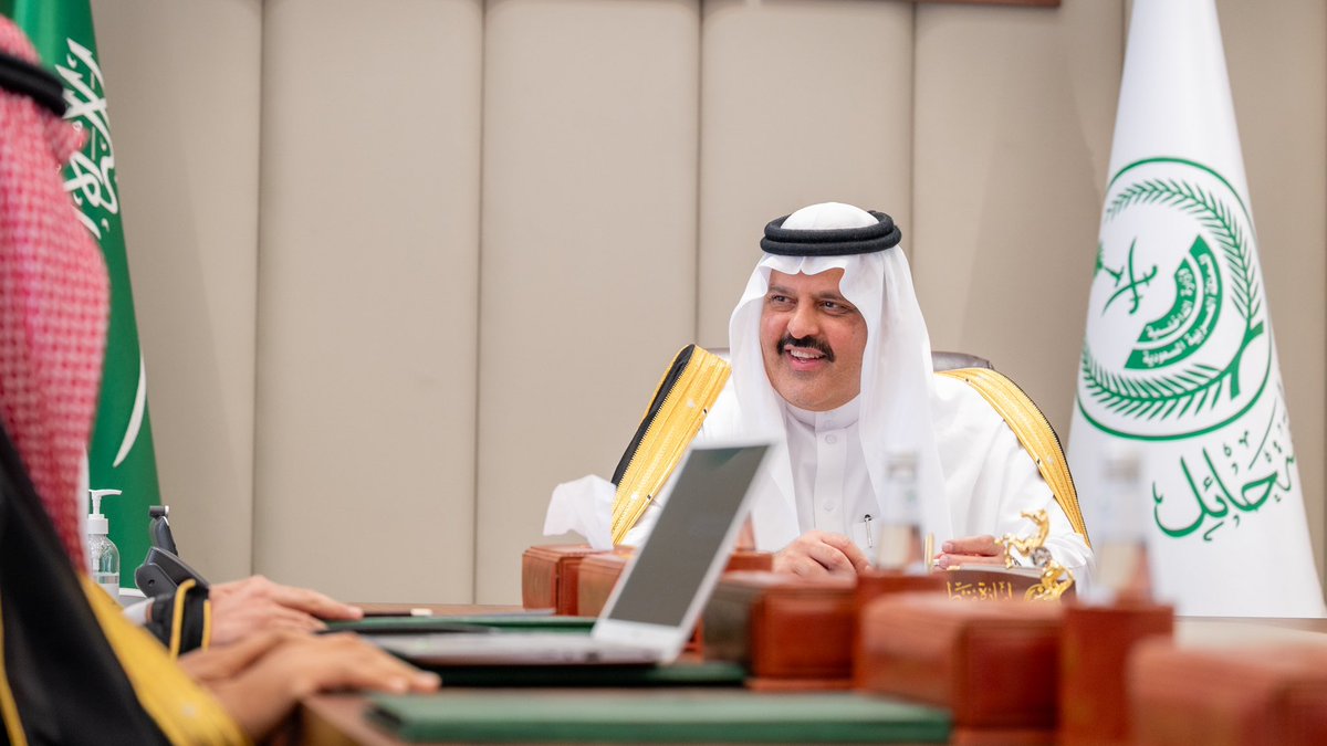 سمو #أمير_منطقة_حائل يرأس اجتماع لعرض خطة نقل كليات الطالبات إلى المدينة الجامعية في جامعة حائل، بحضور رئيس الجامعة المكلف أ.د.زيد بن مهلهل الشمري ووكلاء الجامعة، ويؤكد سموه على أهمية تسريع وتيرة العمل وتكامل الجهود لتطوير المنظومة التعليمية وتحقيق النتائج المأمولة.