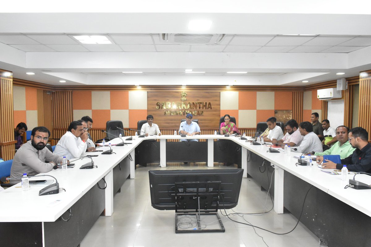 સાબરકાંઠા જિલ્લા કલેકટર શ્રી લલિત નારાયણ સિંઘ સાદુંની અધ્યક્ષતામાં ''વિશ્વ આદિવાસી દિવસ" ની ઉજવણીના સુચારૂ આયોજન અંગે અમલીકરણ અધિકારીઓની બેઠક યોજાઈ.
<a href="/CMOGuj/">CMO Gujarat</a> <a href="/JayantiRavi/">Jayanti Ravi</a> <a href="/revenuegujarat/">Revenue Dep. Gujarat</a> <a href="/InfoGujarat/">Gujarat Information</a>