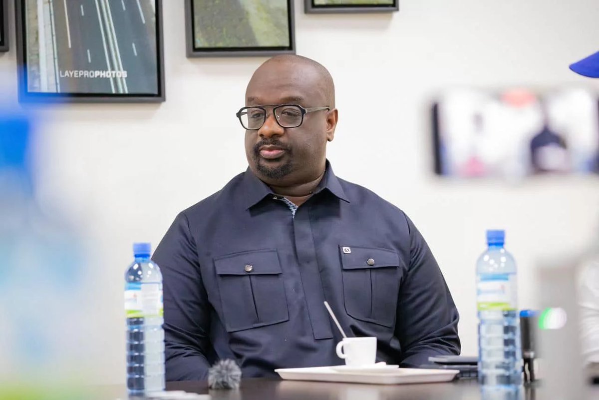13footballC's tweet photo. ✅ OFFICIEL | Babacar Ndiaye est élu président de la Ligue Sénégalaise de Football Professionnel.
Il succède à Djibril Wade pour un mandat placé sous le signe du renouveau.
#LSFP2025 https://t.co/XbVwod5U2p