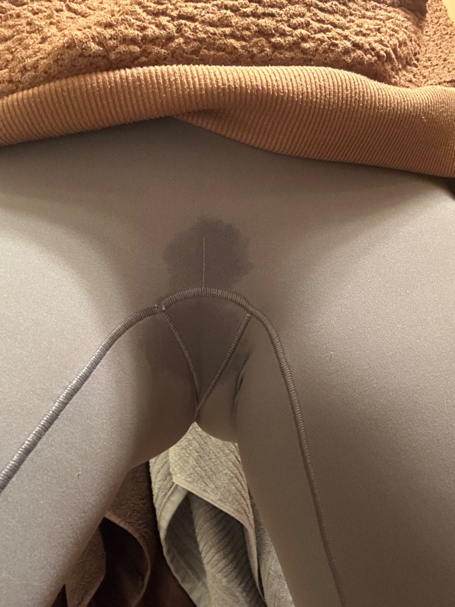 Oops… Did you know that if you pay, you can see pictures and videos of me in my panties? 
#Omorashi #Omo #Peepants #Wetpants #Peeaccident