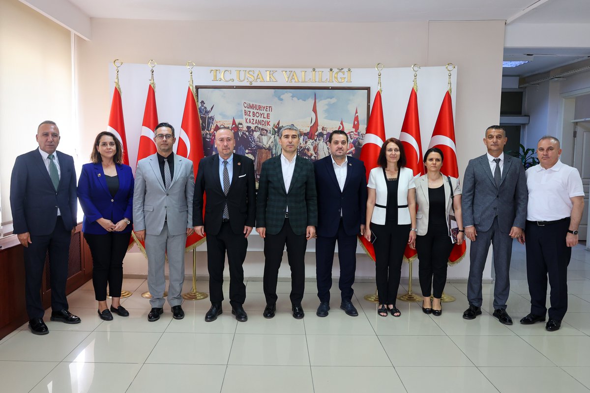 Yönetim ekibimizle birlikte Valimiz Sayın Dr. Naci Aktaş’ı makamında ziyaret ettik.

Şehrimizin gelişimine katkı sağlayacak projeler ve ortak çalışmalar üzerine verimli bir istişare gerçekleştirdik. 

Uşak’ımızın her alanda daha ileriye gitmesi adına tüm kurumlarımızla iş birliği