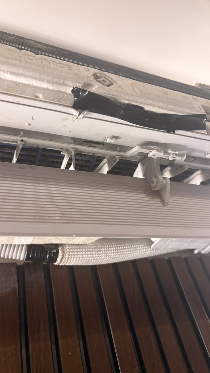 ankitbgmifb's tweet photo. Bought from @croma_retail, but stuck with faulty products, makeshift repairs &amp; no real support. Over a year of mails, escalations &amp; damage to my home &amp; TV. Warranty or not, this is just poor ethics. @wiseroy #CromaRealityCheck #ConsumerRights #TataGroup @_WiseRoy_ https://t.co/Ly8jRGrnZX