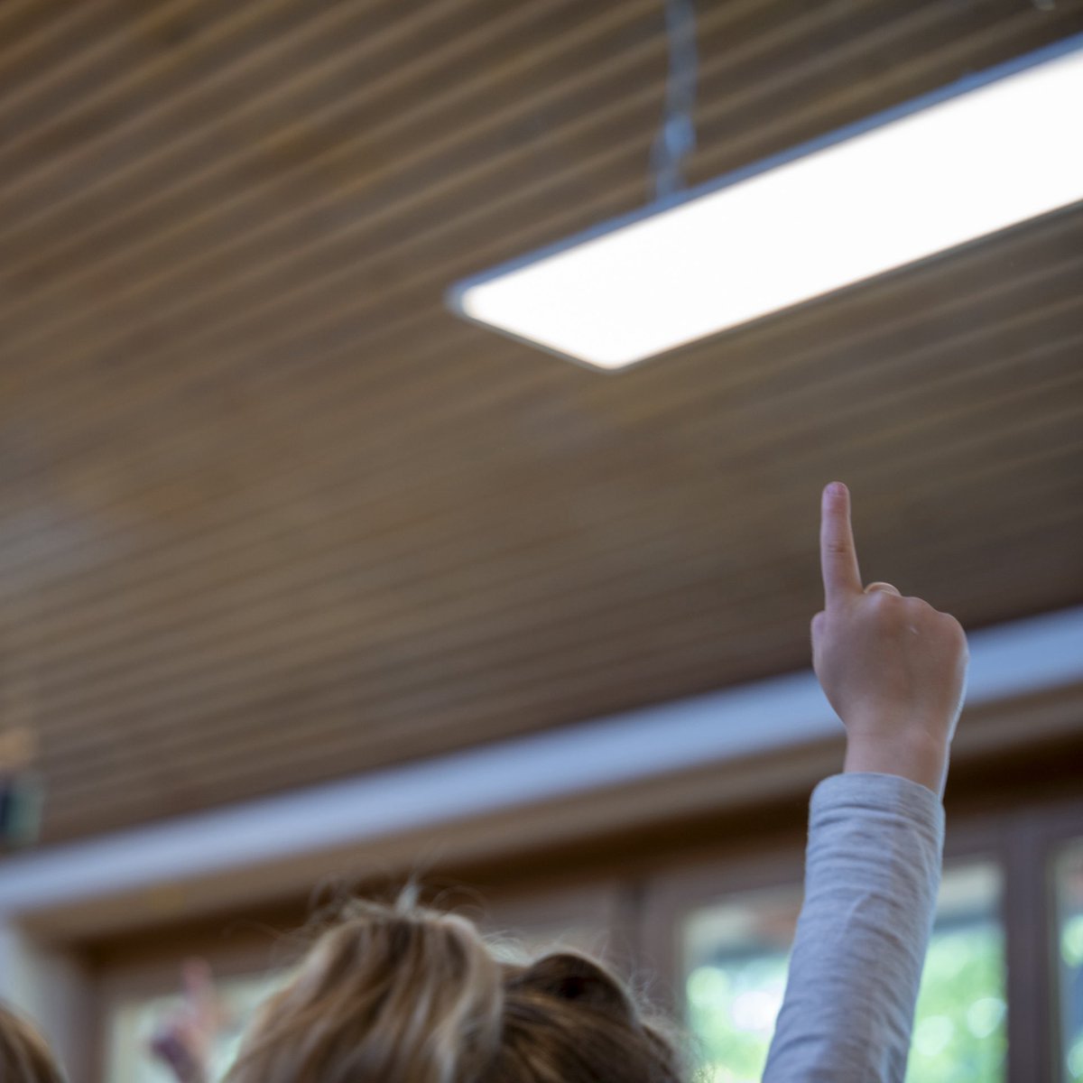 Entspannt in die Probe gehen – das können wir Musiker:innen während der Sommerresidenz bei den Bregenzer Festspielen dank unseres eigenen Kindergartens. 🚸🎻

Das Vorzeigeprojekt bietet allen Eltern im Orchester auch während der Ferienzeit ein attraktives Arbeitsumfeld. 🤗🌞