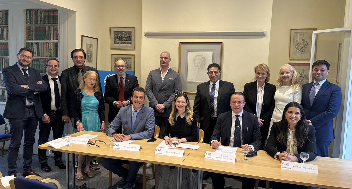 Italian Tories tweet media