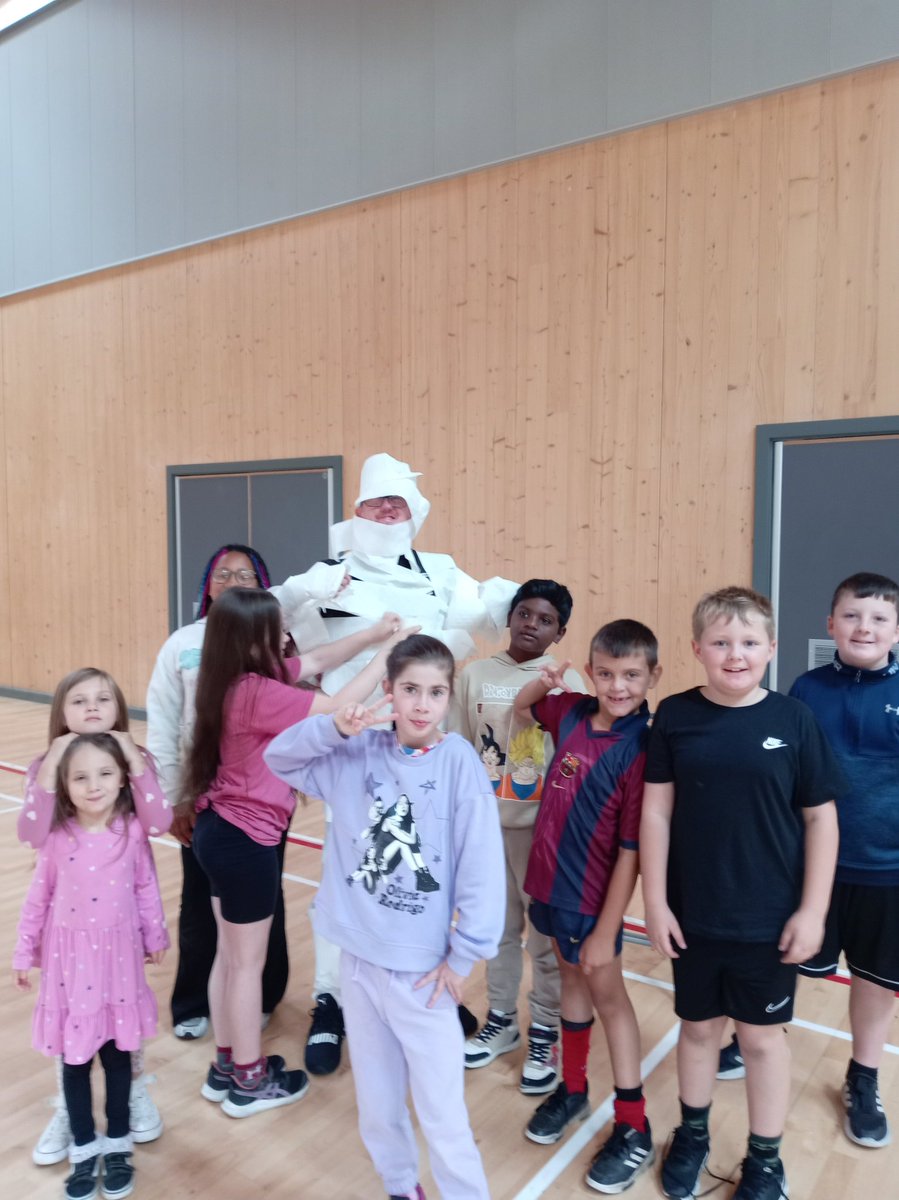 ICTFC Community (@ictfc_community) on Twitter photo 🔴🔵Extra Time Summer Camp🔵🔴
Lunch🥪
Hotdogs on the menu for us at Merkinch Primary for our Second day of our Extra Time Camp!
We had a fantastic Ancient Egypt Mummy making contest, a Knights and crown making station and finally our Gladiator Dodgeball!
<a href="/ICTFC/">Inverness Caledonian Thistle FC</a>
<a href="/ScotFANorth/">North</a> 🔴🔵Extra Time Summer Camp🔵🔴
Lunch🥪
Hotdogs on the menu for us at Merkinch Primary for our Second day of our Extra Time Camp!
We had a fantastic Ancient Egypt Mummy making contest, a Knights and crown making station and finally our Gladiator Dodgeball!
<a href="/ICTFC/">Inverness Caledonian Thistle FC</a>
<a href="/ScotFANorth/">North</a>