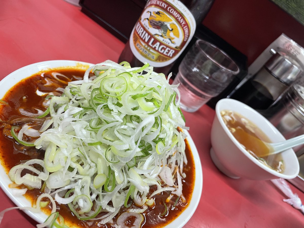 【🔥夏の汗と、下町の純レバと。】

こんばんは！ハピドリの千原です🍻

今日は外でしっかり汗かいて、
夜は菜苑の純レバ×キリンラガーで整い中。

ネギもタレもビールも全部が沁みる…
これぞ大人の夏のご褒美時間です🌆

そしてそして…
🎁山崎蒸溜所ウイスキーのプレゼント企画