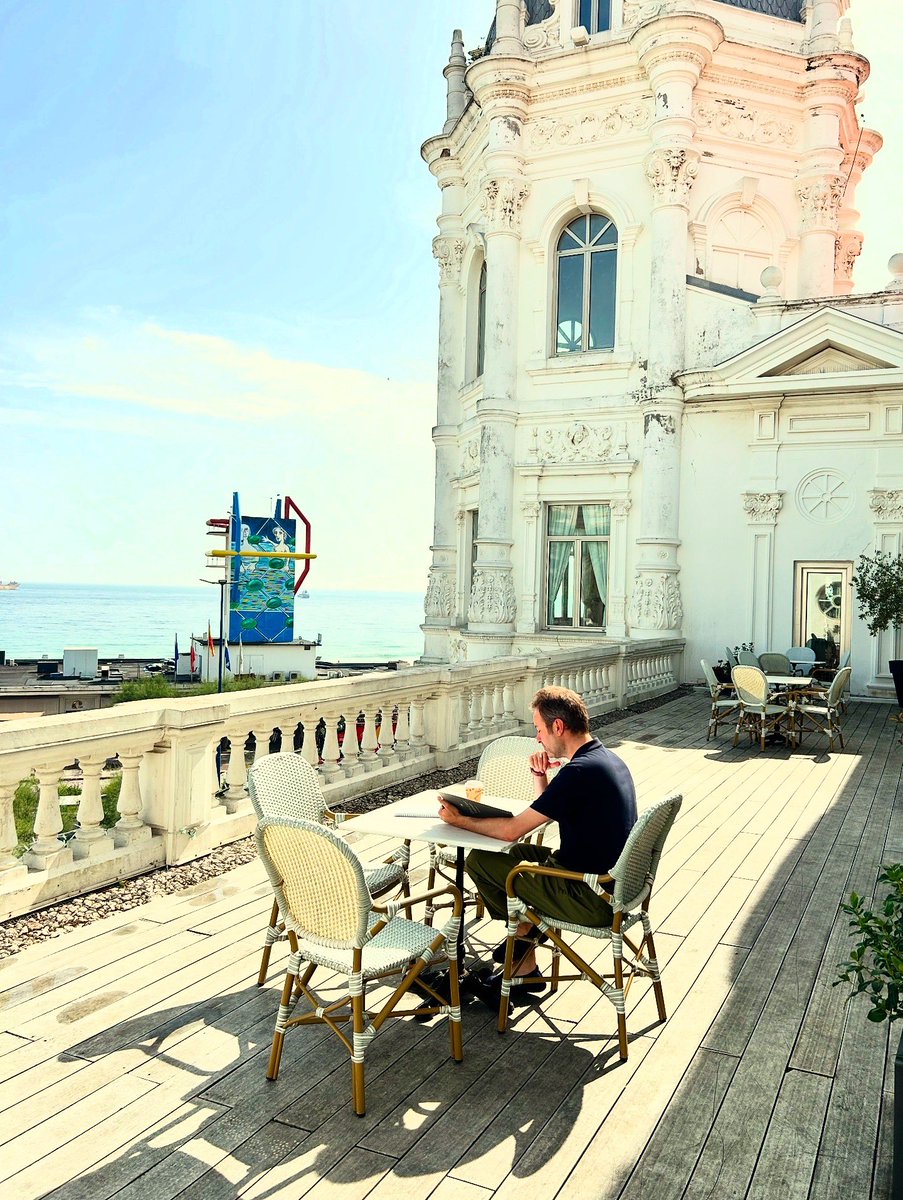 Mi despacho con vistas hoy. La inmensa belleza del <a href="/CasinoSantander/">GranCasinoSardinero</a>
