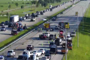 wpbf_yasmine's tweet image. I-95 NORTH SHUTDOWN IN FORT PIERCE: This is north of Orange Avenue due to a crash with injuries. 2 Southbound lanes are blocked as well. #FirstWarningTraffic @WPBF25News