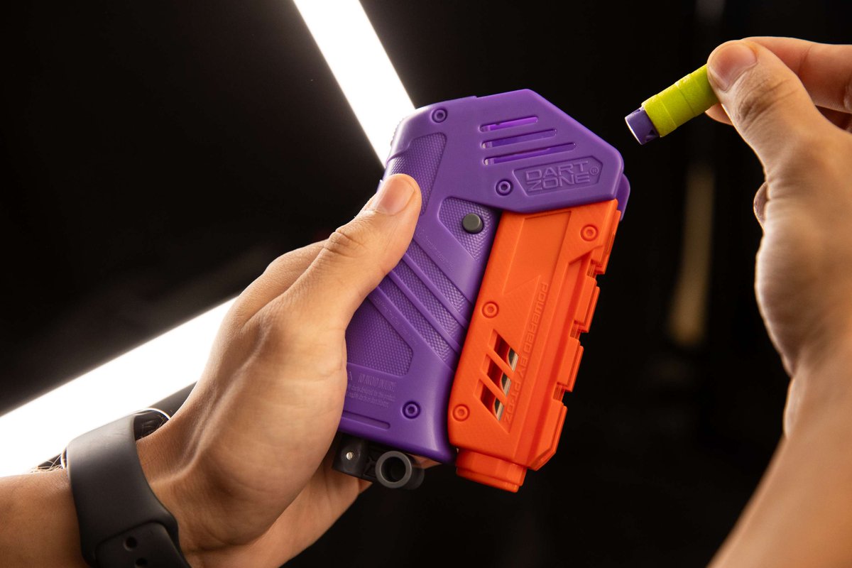 DartZoneBlaster's tweet photo. Reload like you mean it. What's your go-to in the heat of battle? Tell us in the comments 👇
.
.
.
.
.
#problasting #foamdartblaster #dartblasterfun #dartzoneblasters #outdoortoys https://t.co/zQtIOVZXFh